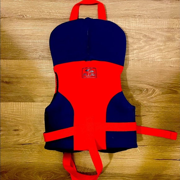Infant life jacket - Picture 2 of 2